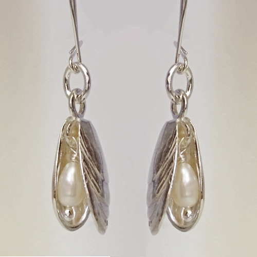 mussel and pearl earrings in silver by Pa-pa