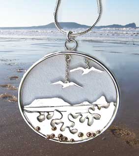 Worm's Head Gower necklace